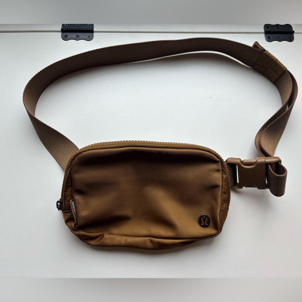 Lululemon Everywhere Belt Bag 1L Burnt Caramel